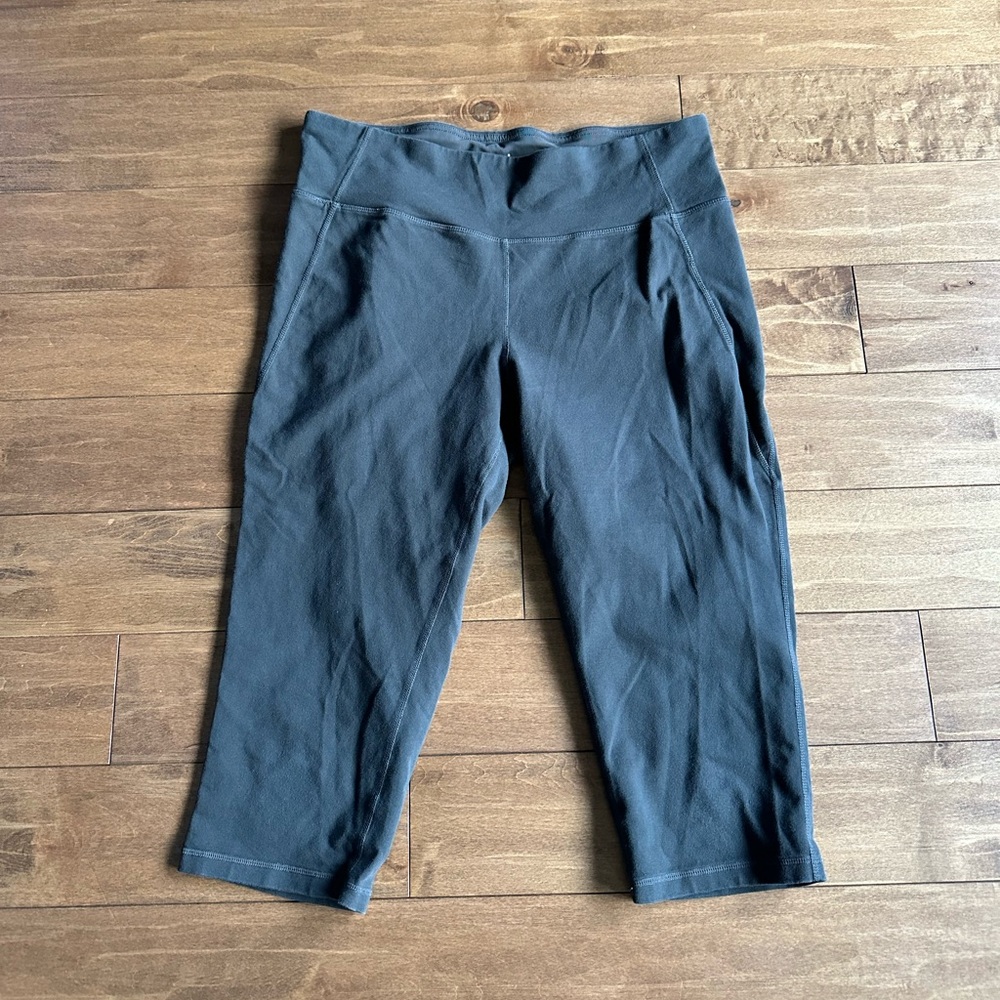 HYBA XL Capri Workout Gear